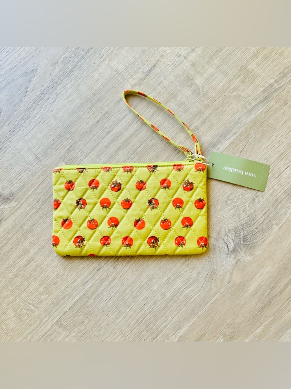 NWT☀️ Vera Bradley Tomato Print Wristlet Bag